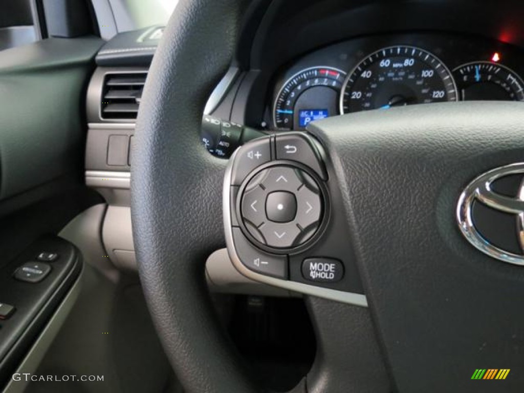 2013 Toyota Camry LE Controls Photo #81433735