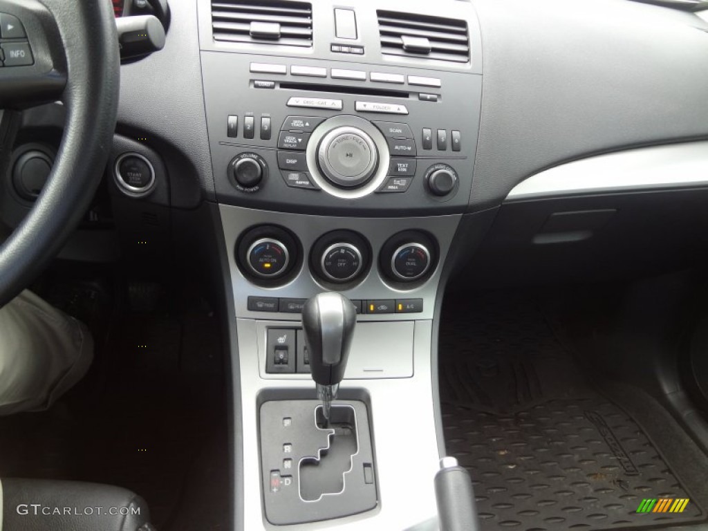 2011 Mazda MAZDA3 s Grand Touring 5 Door Controls Photo #81436446