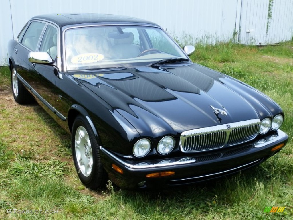 2002 XJ Vanden Plas - Anthracite Metallic / Oatmeal photo #3