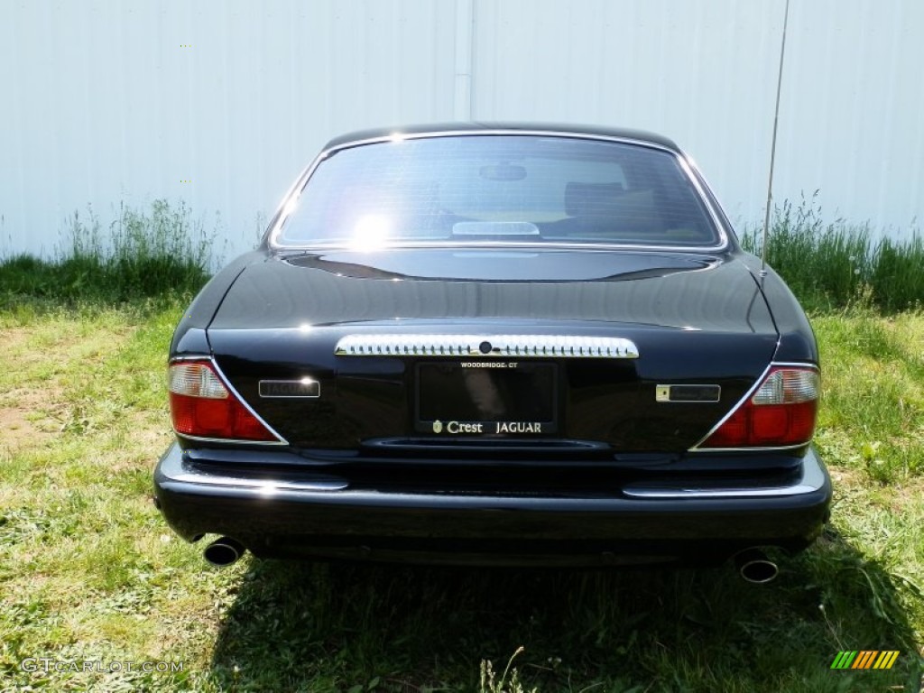 2002 XJ Vanden Plas - Anthracite Metallic / Oatmeal photo #5