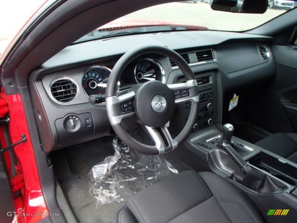 Charcoal Black Interior 2014 Ford Mustang V6 Coupe Photo #81436929