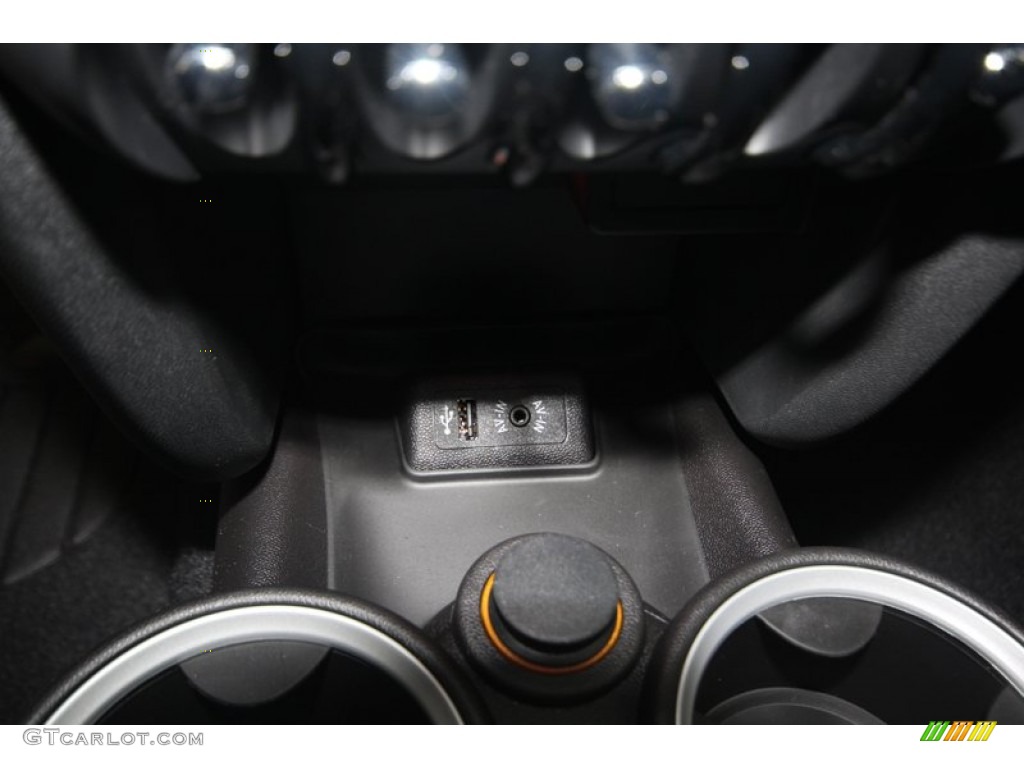 2013 Cooper S Coupe - Pepper White / Carbon Black photo #17
