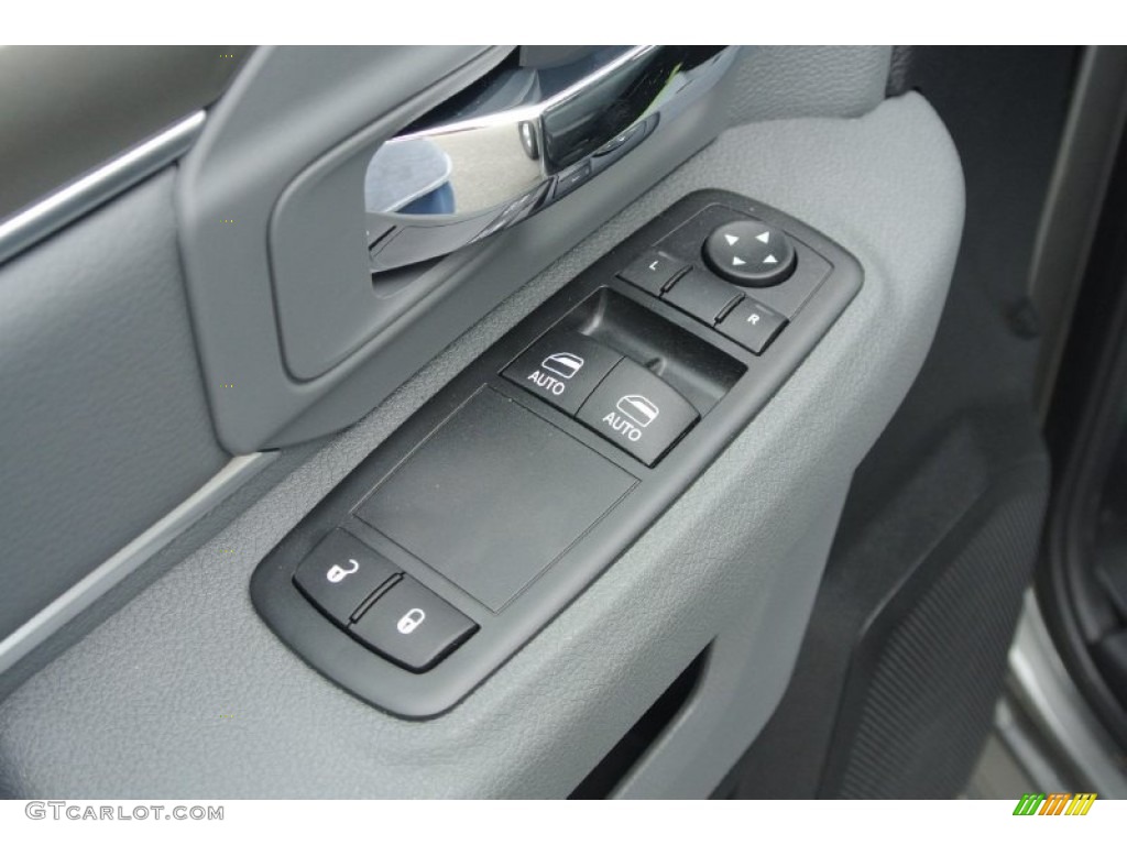 2013 Ram 1500 Tradesman Regular Cab Controls Photo #81440460