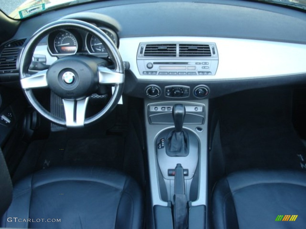 2003 Z4 2.5i Roadster - Jet Black / Black photo #11
