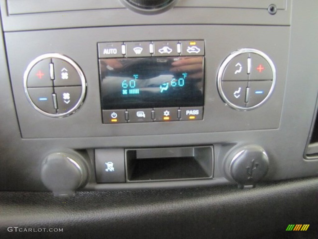 2011 GMC Sierra 1500 SLE Crew Cab Controls Photo #81442686