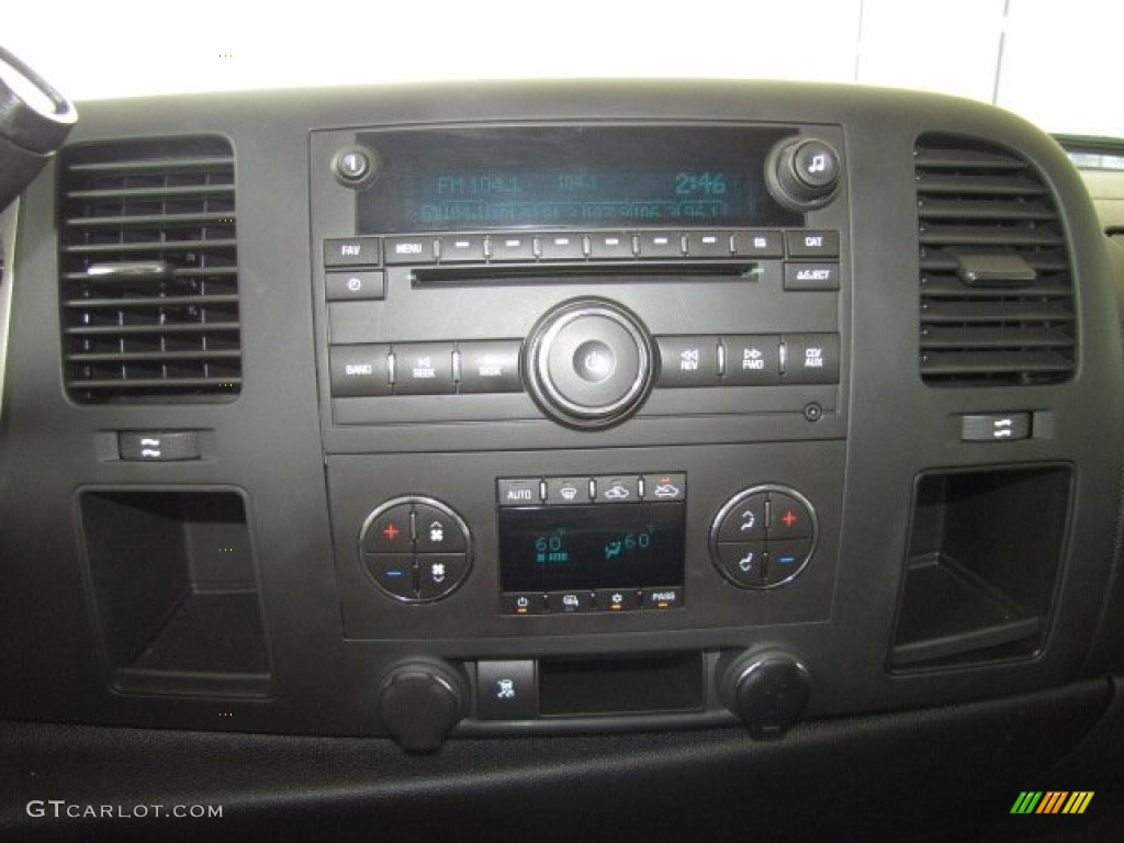 2011 GMC Sierra 1500 SLE Crew Cab Controls Photo #81442702