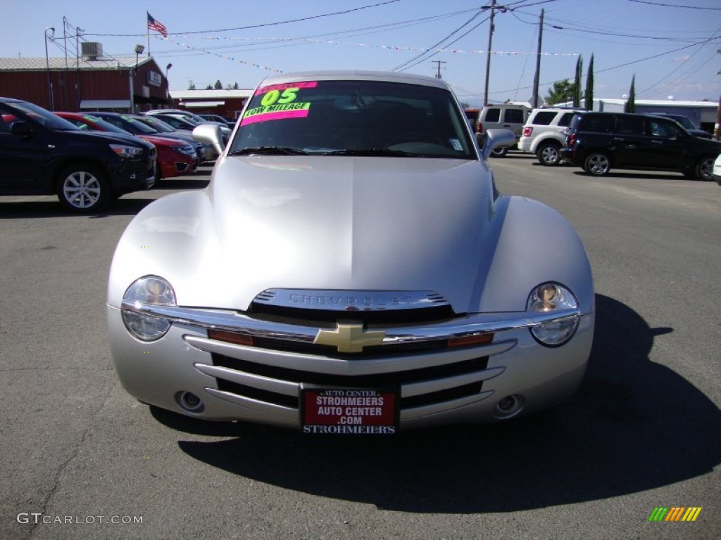 2005 SSR  - Ricochet Silver Metallic / Ebony Black photo #2