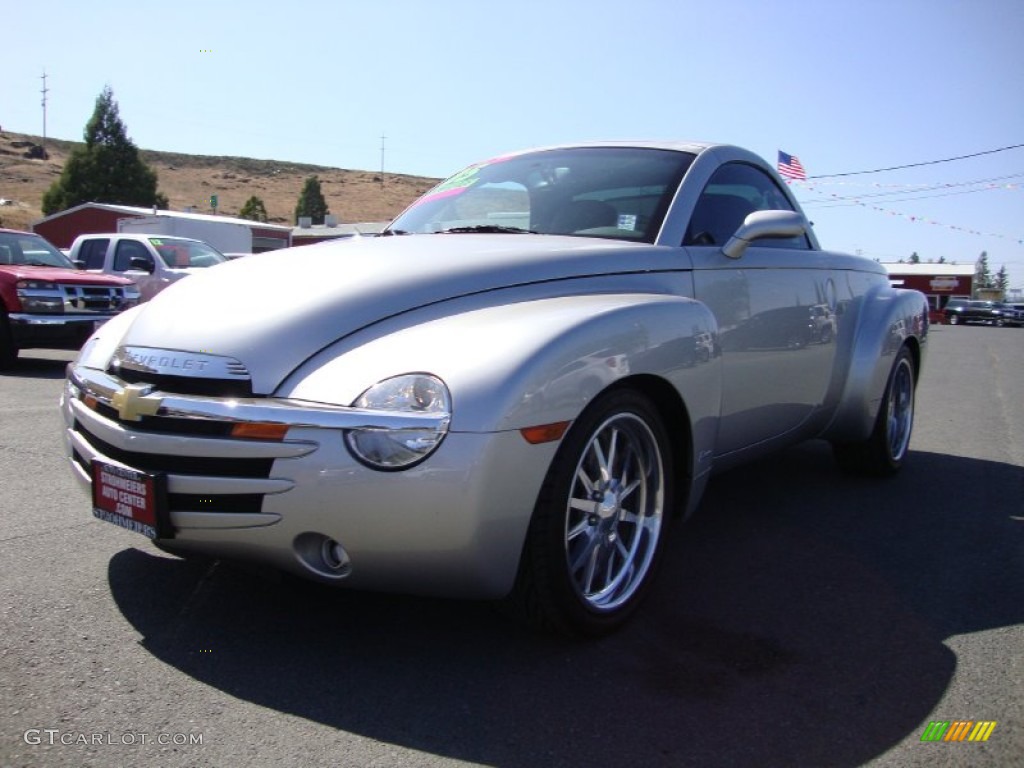 2005 SSR  - Ricochet Silver Metallic / Ebony Black photo #3