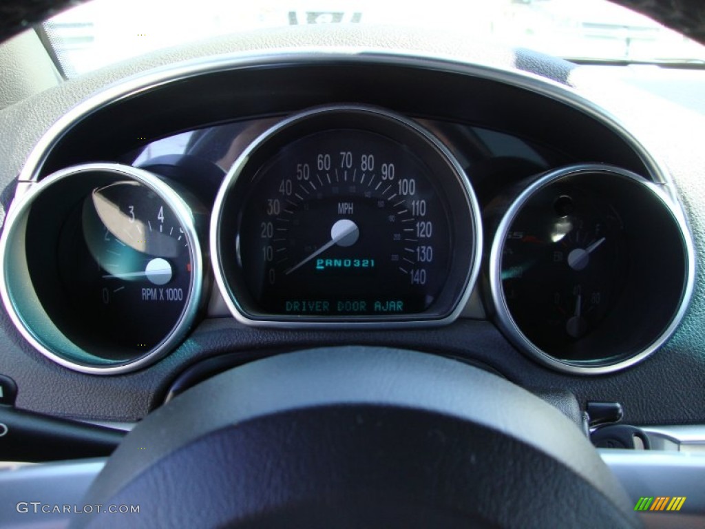 2005 Chevrolet SSR Standard SSR Model Gauges Photo #81448059