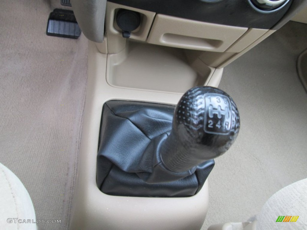 2006 Honda CR-V EX Transmission Photos
