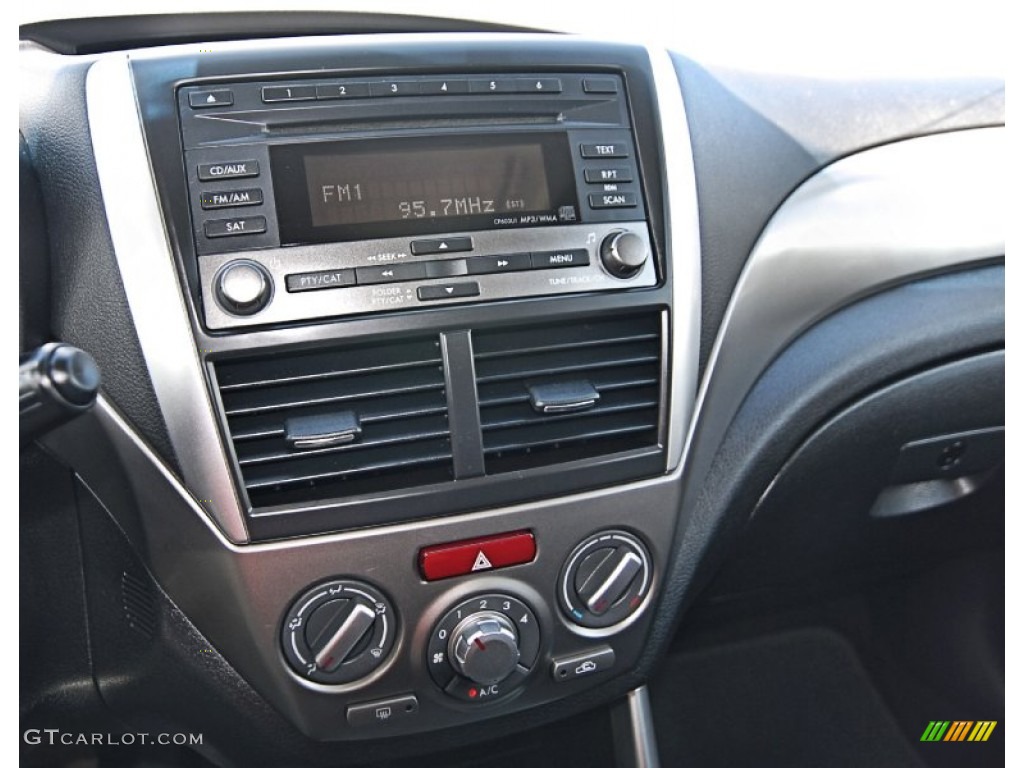 2009 Subaru Forester 2.5 X Premium Controls Photos