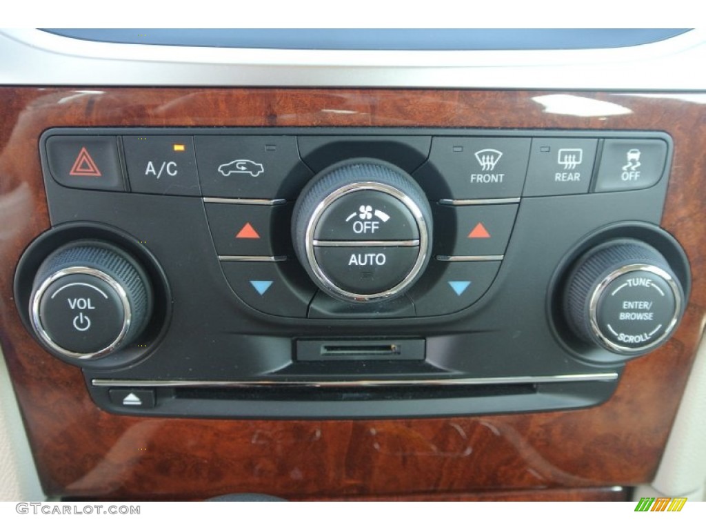2011 Chrysler 300 C Hemi AWD Controls Photo #81452816