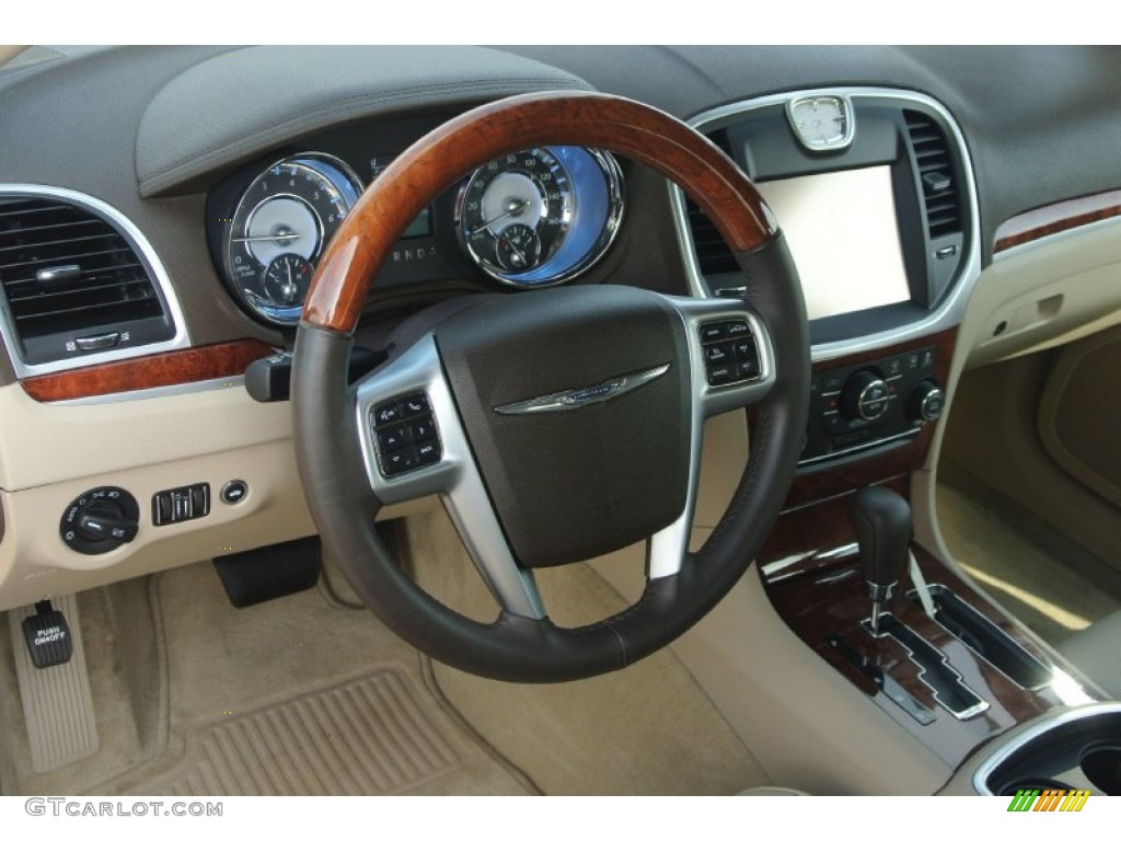 2011 Chrysler 300 C Hemi AWD Dashboard Photos