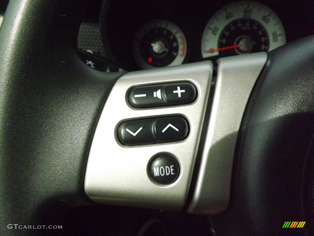 2011 Toyota FJ Cruiser 4WD Controls Photo #81454428