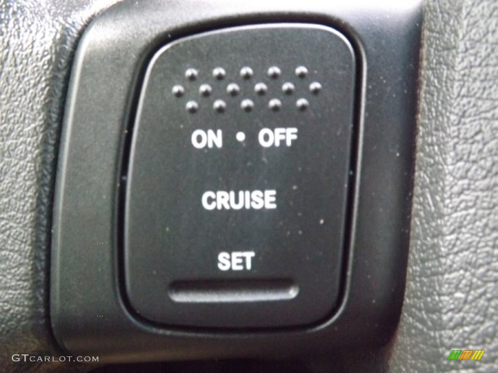 2005 Dodge Ram 1500 SLT Rumble Bee Regular Cab Controls Photo #81454542