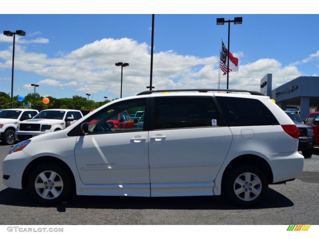 2008 Sienna CE - Natural White / Fawn photo #5