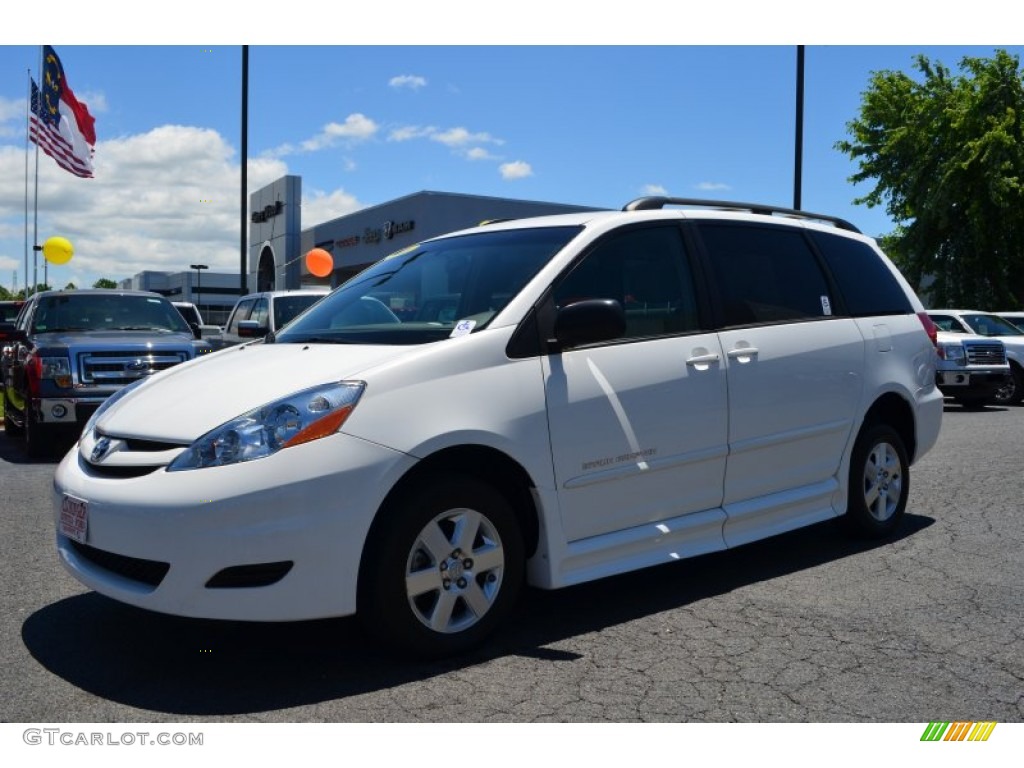 2008 Sienna CE - Natural White / Fawn photo #6