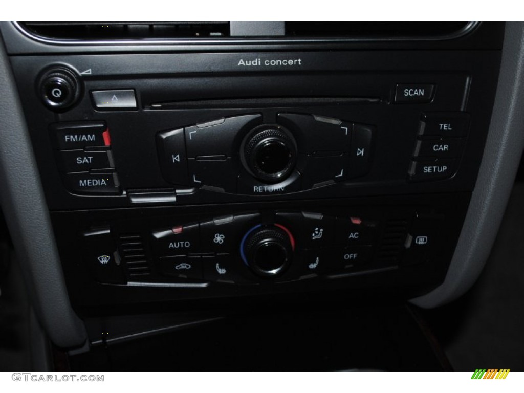 2010 A4 2.0T quattro Sedan - Aruba Blue Pearl Effect / Light Gray photo #24