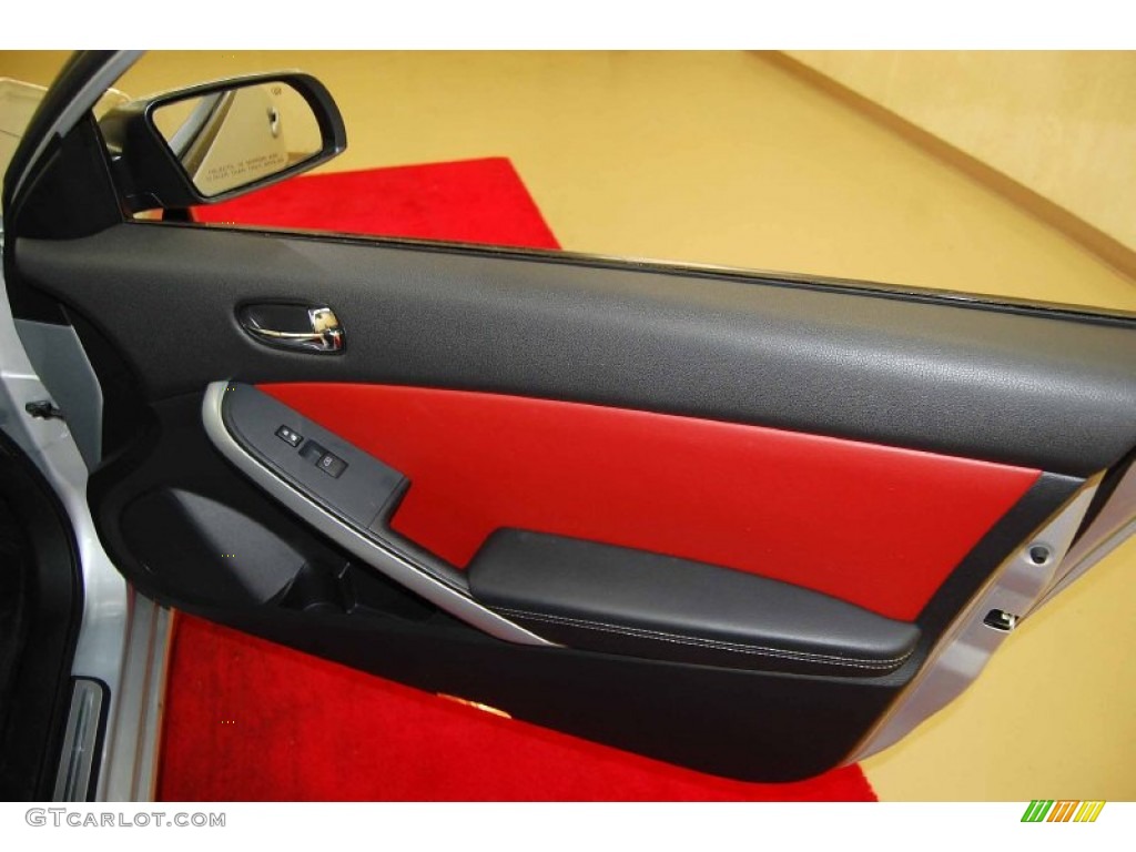 2011 Nissan Altima 3.5 SR Coupe Red Door Panel Photo #81461030