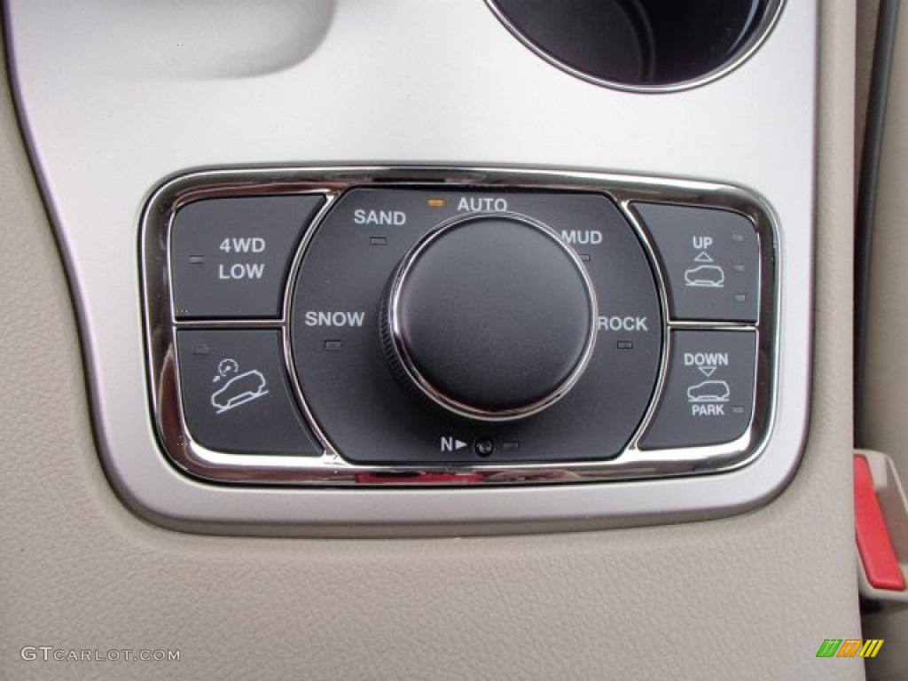 2014 Jeep Grand Cherokee Overland 4x4 Controls Photo #81465392