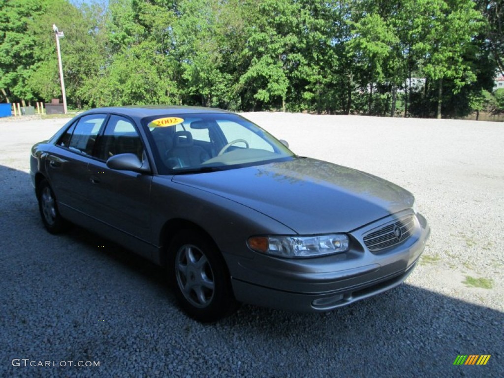 2002 Regal LS - Light Sandrift Metallic / Taupe photo #4