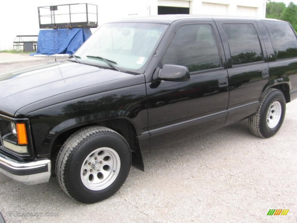 1999 Tahoe LS - Onyx Black / Gray photo #2