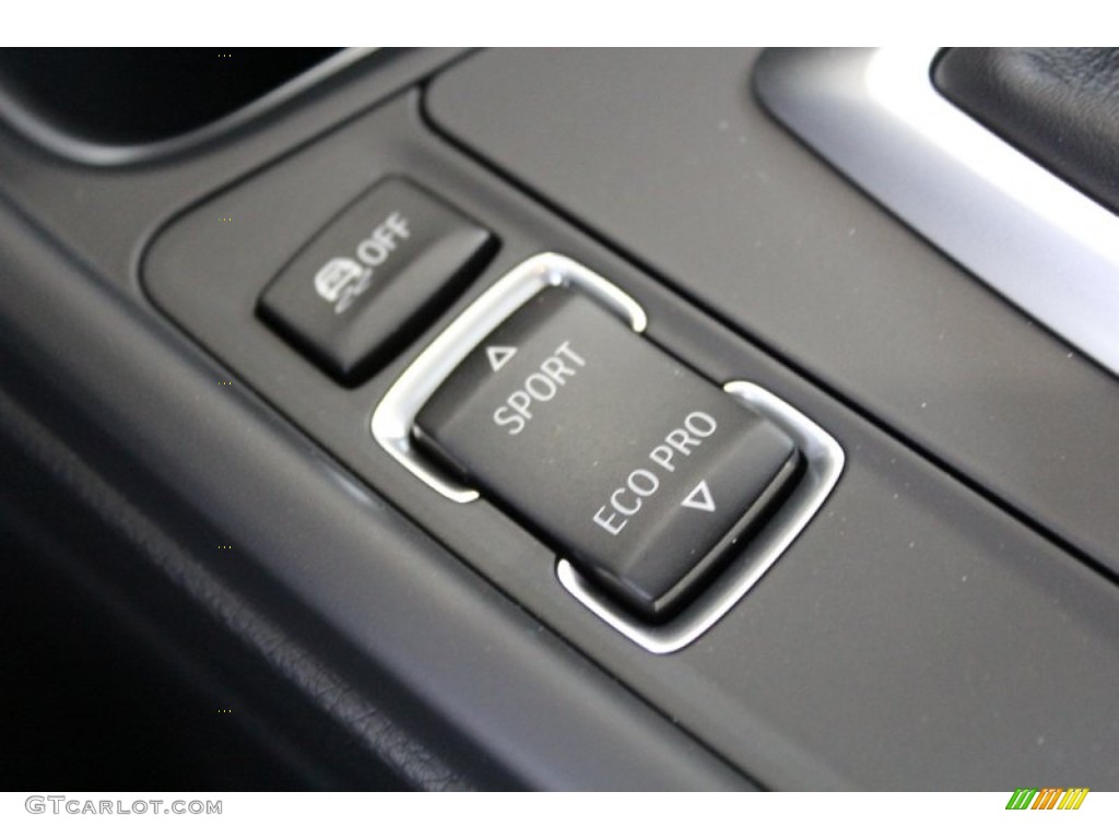 2013 BMW 3 Series 328i Sedan Controls Photo #81467787