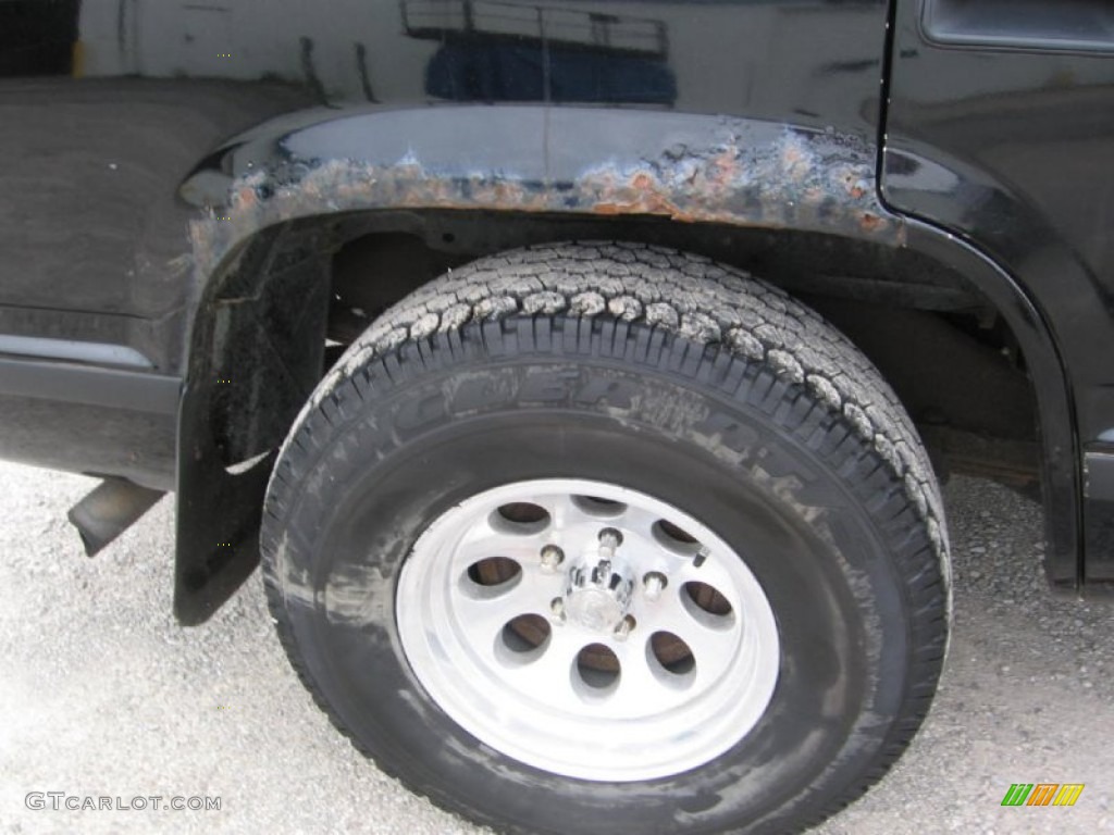 1999 Tahoe LS - Onyx Black / Gray photo #18