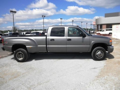 2006 GMC Sierra 3500 SL Crew Cab 4x4 Dually Data, Info and Specs