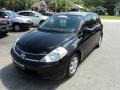 Super Black - Versa 1.8 SL Hatchback Photo No. 2