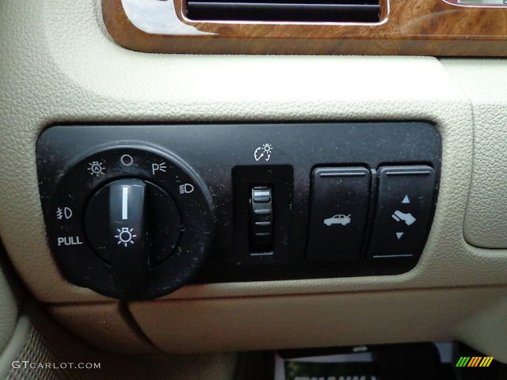 2005 Ford Five Hundred Limited AWD Controls Photos
