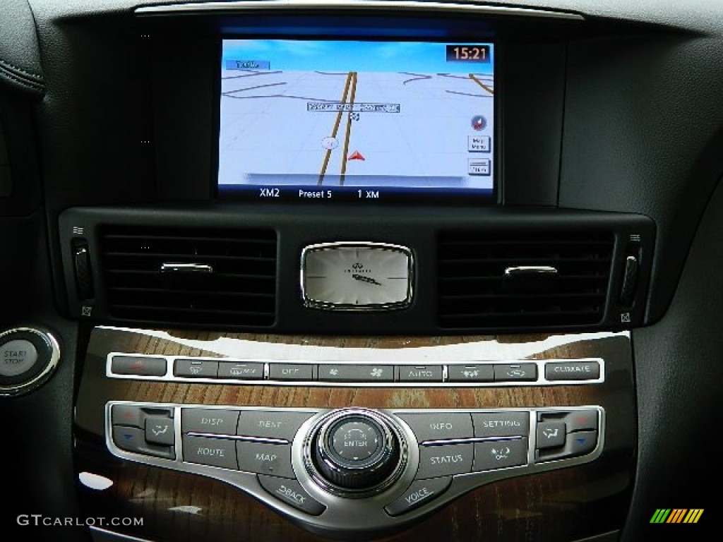 2012 Infiniti M Hybrid Sedan Controls Photos