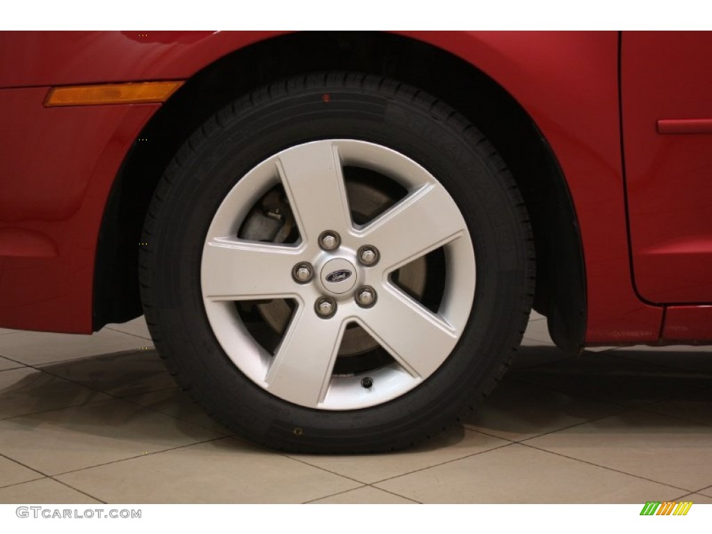 2009 Ford Fusion SE Wheel Photos