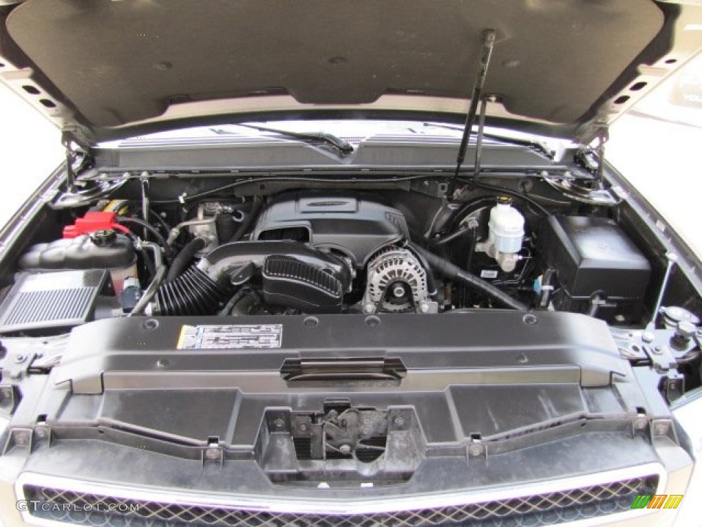 2010 Chevrolet Avalanche LS 4x4 Engine Photos