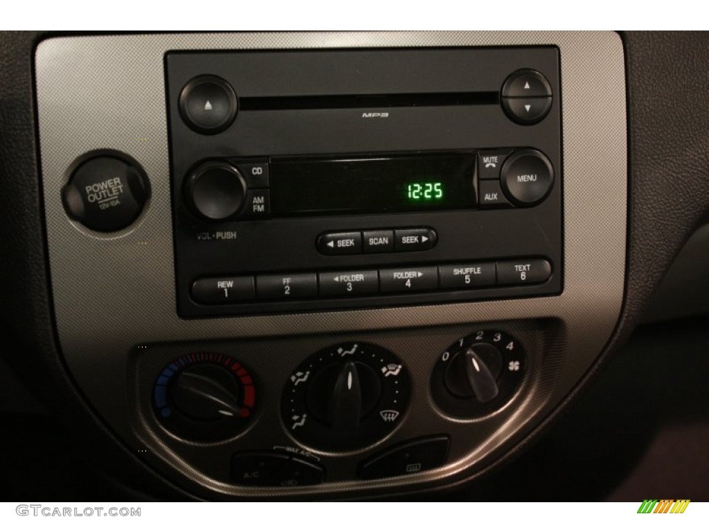 2007 Ford Focus ZX4 SE Sedan Controls Photos
