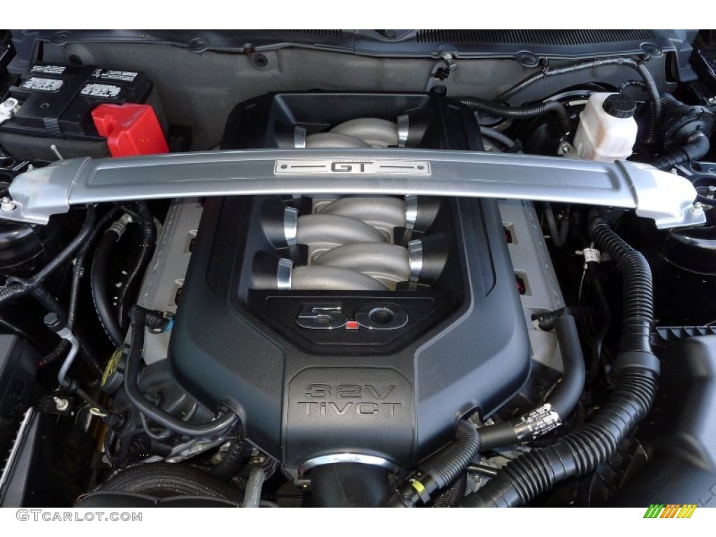 2011 Ford Mustang GT/CS California Special Coupe Engine Photos