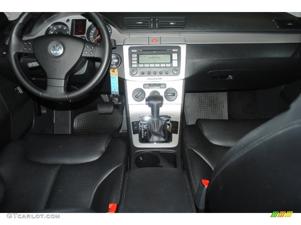 2008 Passat Komfort Wagon - Reflex Silver / Black photo #39