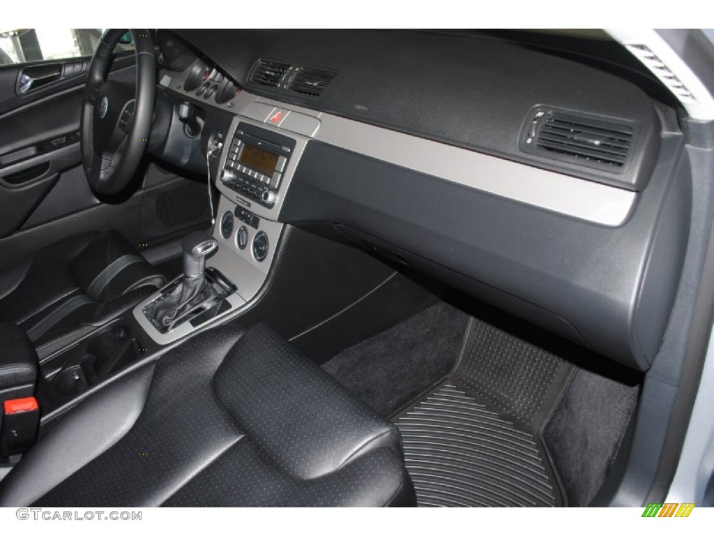 2008 Passat Komfort Wagon - Reflex Silver / Black photo #45