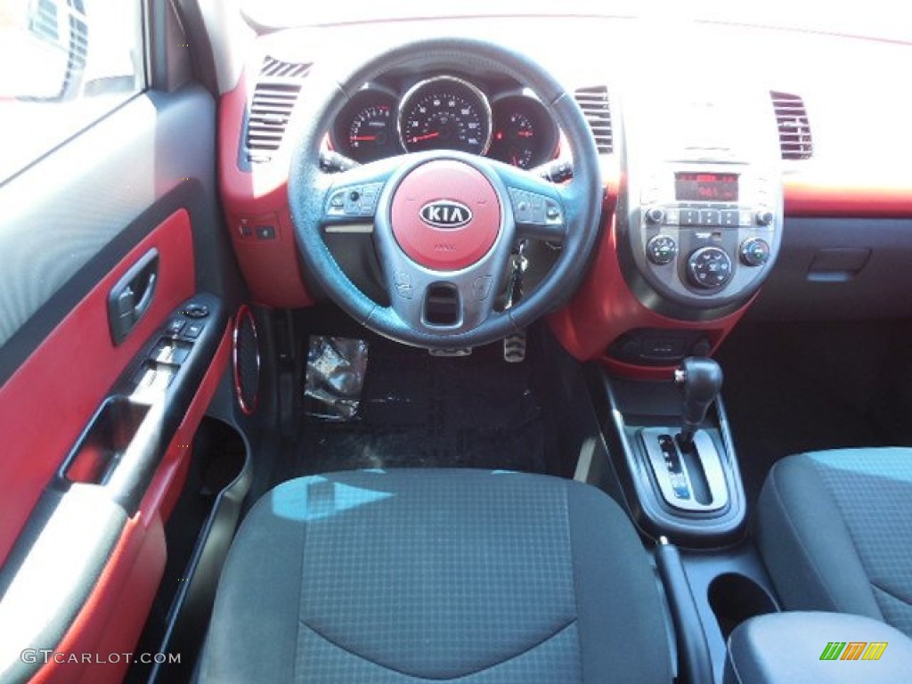 2010 Kia Soul Sport Red/Black Sport Cloth Dashboard Photo #81498135