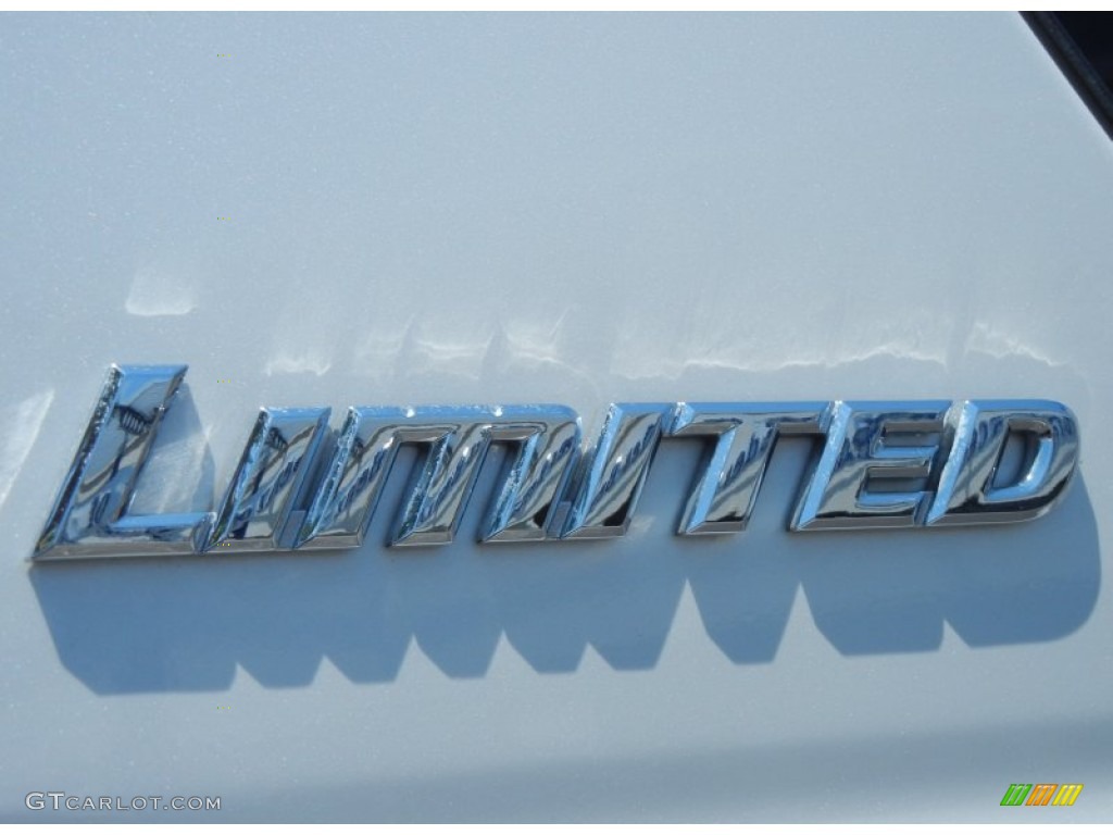 2006 Toyota Sequoia Limited Marks and Logos Photo #81498698