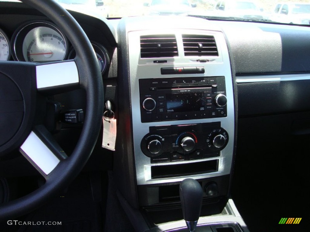 2010 Charger SXT - Stone White / Dark Slate Gray photo #13