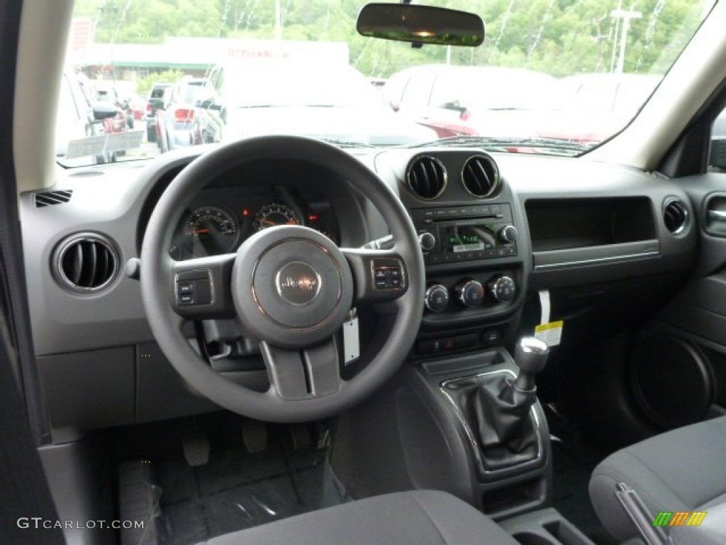 2014 Jeep Patriot Sport 4x4 Dark Slate Gray Dashboard Photo #81502857