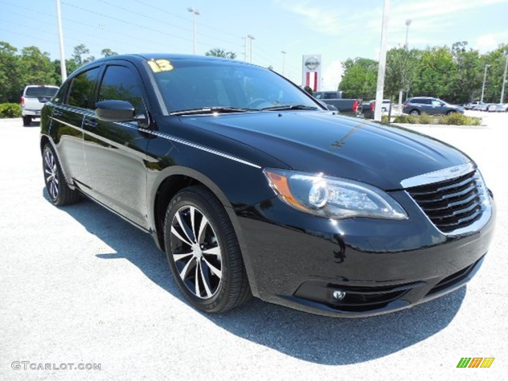 2013 200 S Sedan - Black / Black photo #10