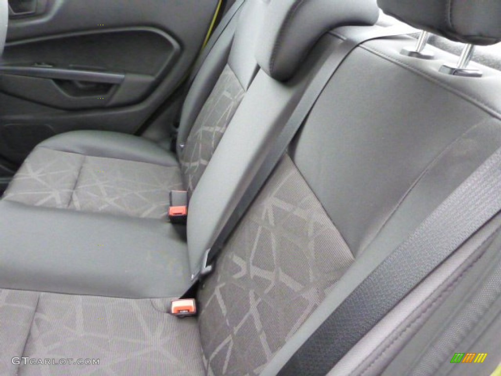 2013 Fiesta SE Sedan - Lime Squeeze / Charcoal Black photo #9