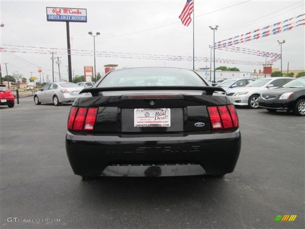 2002 Mustang V6 Coupe - Black / Dark Charcoal photo #6