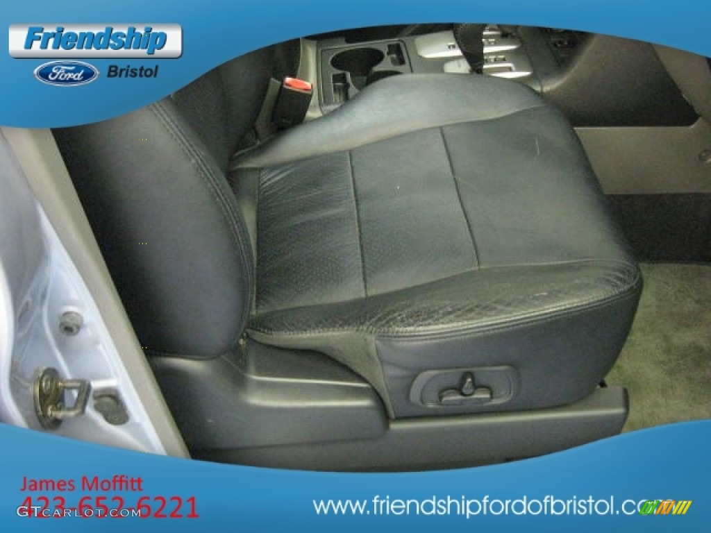 2004 Montero Limited 4x4 - Cool Silver Metallic / Charcoal photo #13