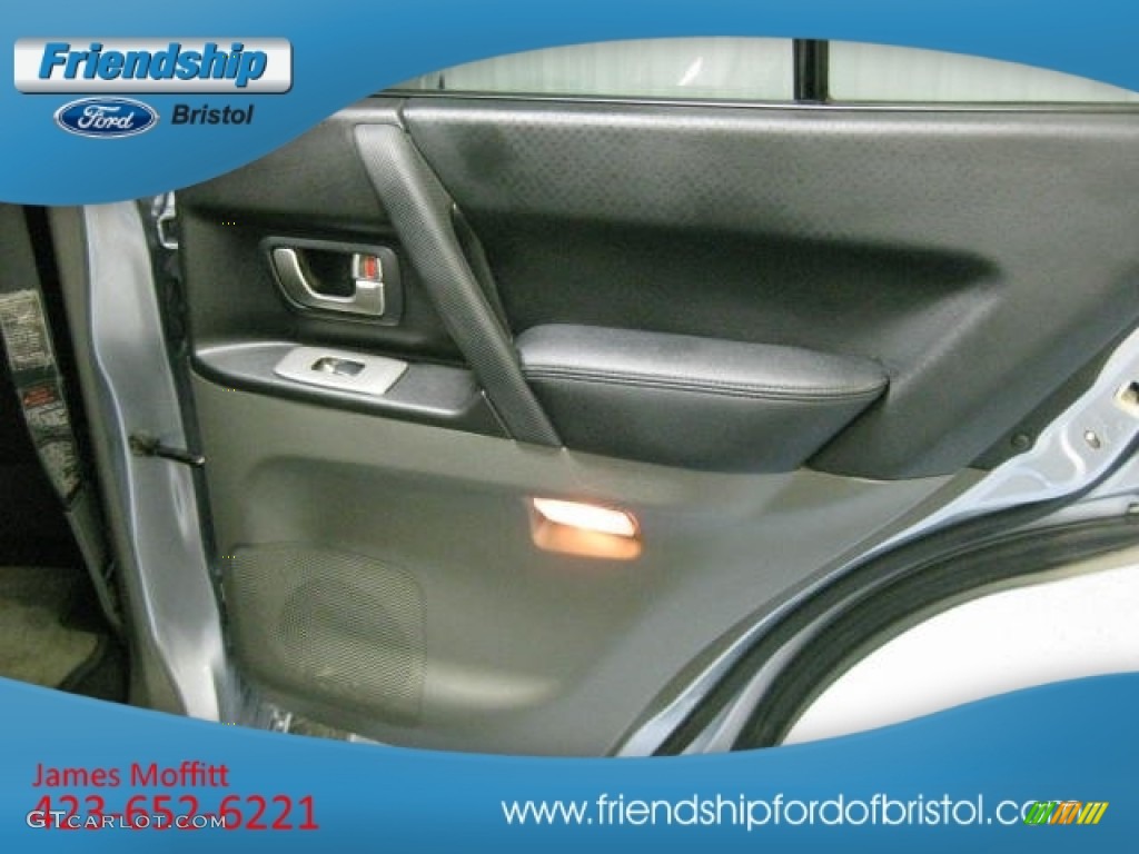 2004 Montero Limited 4x4 - Cool Silver Metallic / Charcoal photo #17