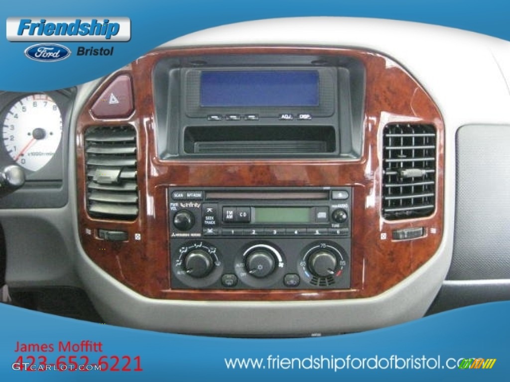 2004 Montero Limited 4x4 - Cool Silver Metallic / Charcoal photo #19