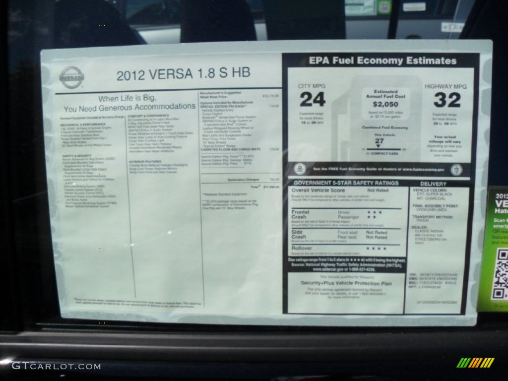 2012 Versa 1.8 S Hatchback - Super Black / Charcoal photo #2