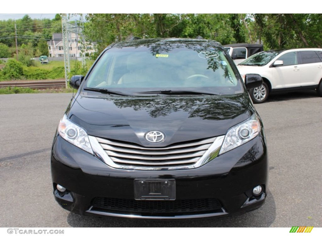 2011 Sienna XLE AWD - Black / Light Gray photo #2